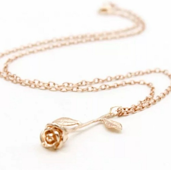 Rose gold rose bud dangle necklace. - Picture 6 of 8